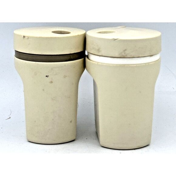 Tupperware Vintage Salt And Pepper Shakers Set Almond Beige 1471 Camping, Picnic - Picture 4 of 6